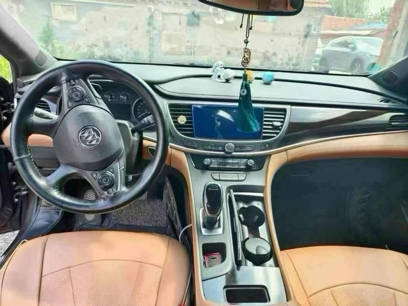 青岛18年别克君越4