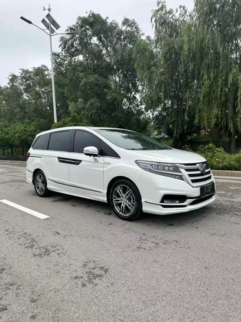 青岛21年本田艾力绅2