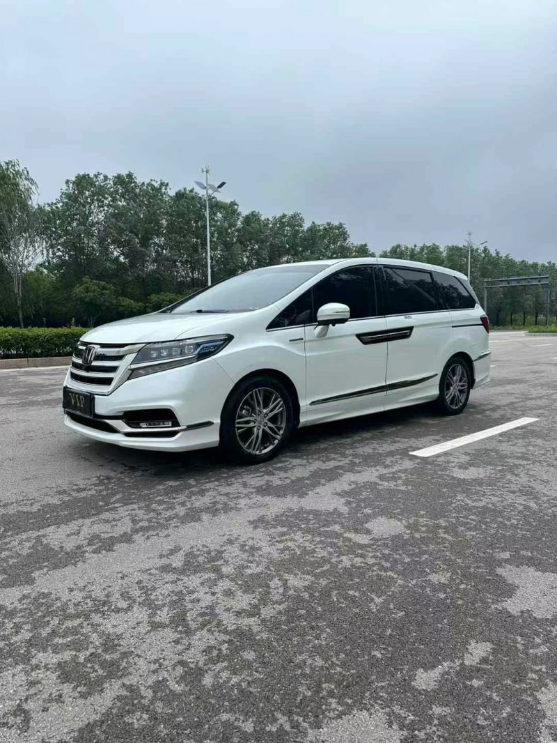 青岛21年本田艾力绅3