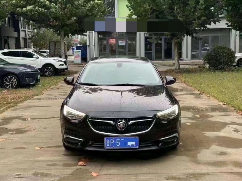 青岛18年别克君威1