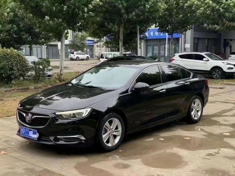 青岛18年别克君威3