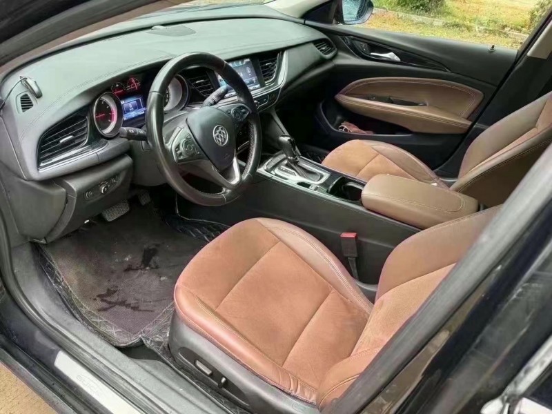 青岛18年别克君威4