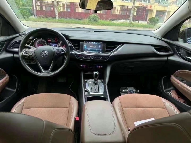 青岛18年别克君威6