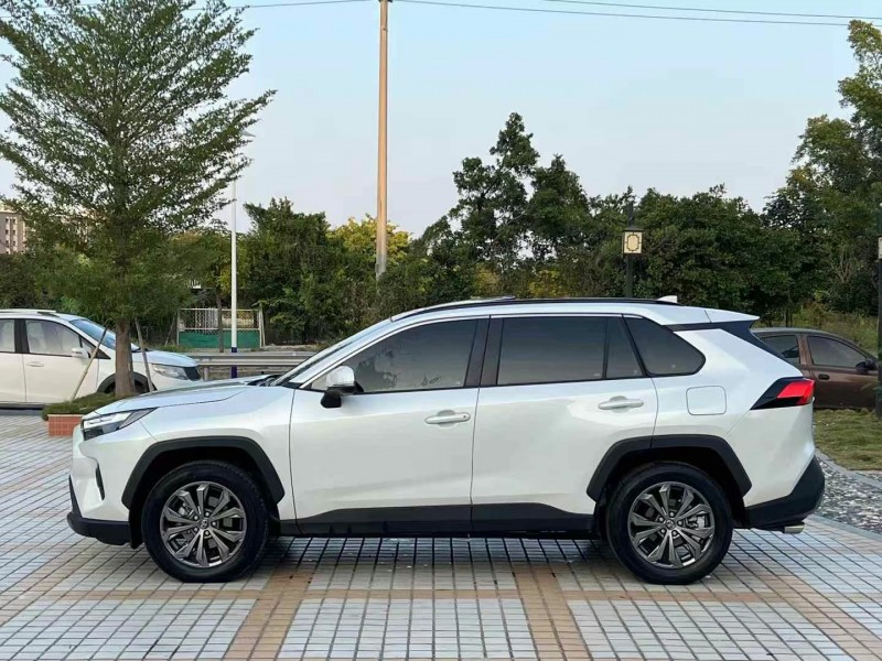 汕頭23年豐田RAV4榮放3