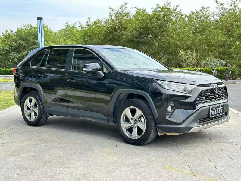 东莞22年丰田RAV4荣放3