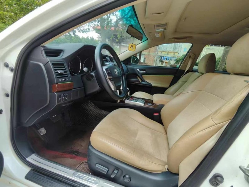 茂名15年丰田锐志5