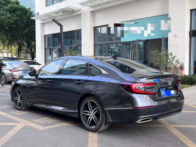 深圳22年本田雅阁9