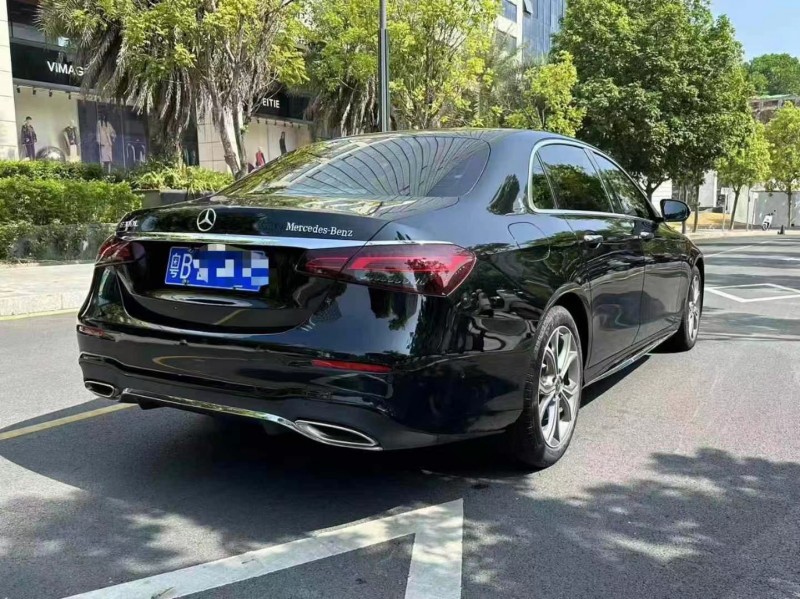 广州22年奔驰E8
