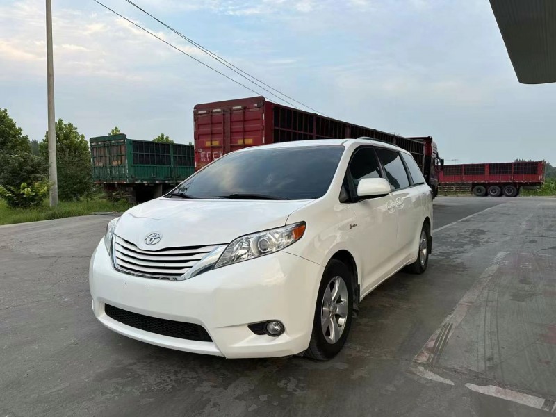 保定18年丰田塞纳3