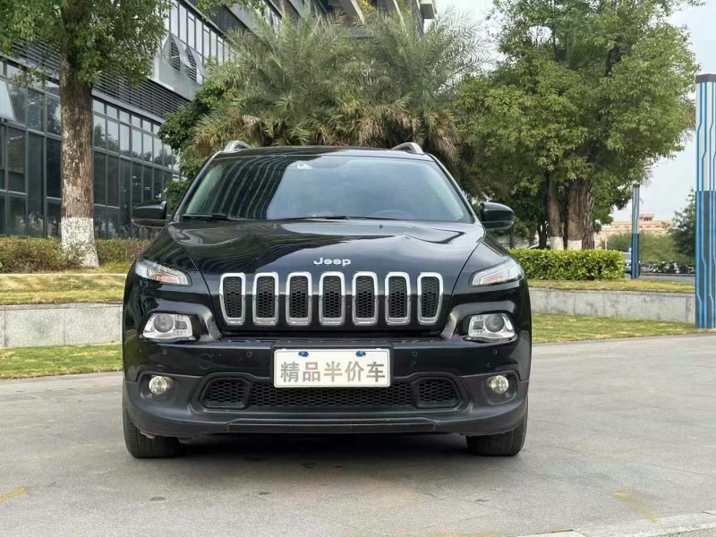 東莞17年Jeep自由光1