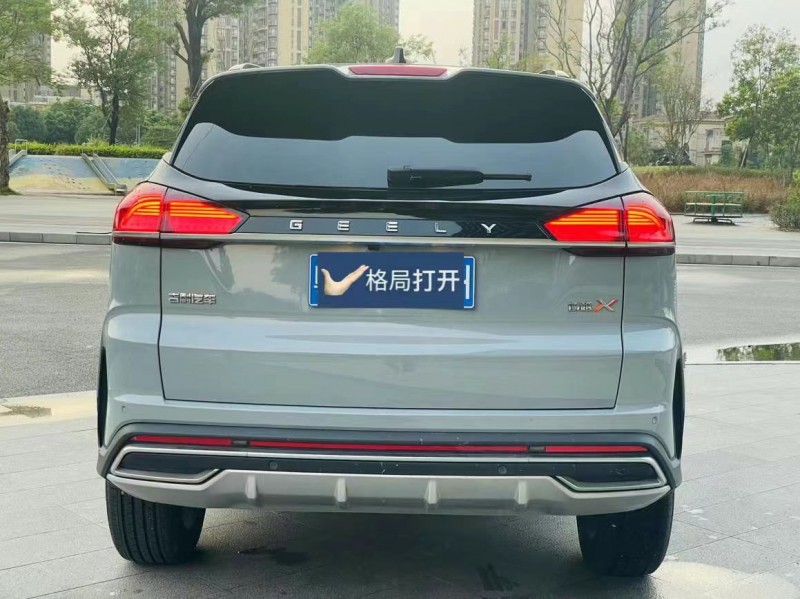 东莞22年吉利博越9