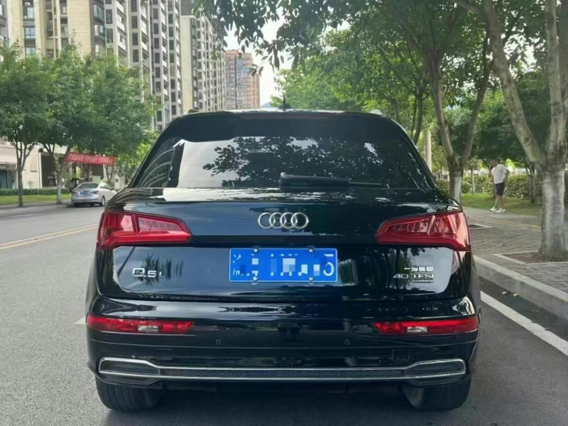 重慶19年奧迪Q52