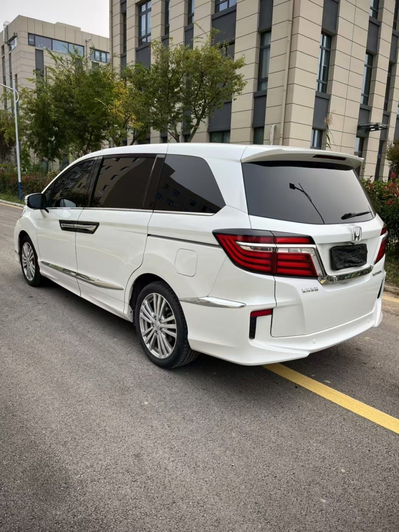 徐州20年本田艾力绅8