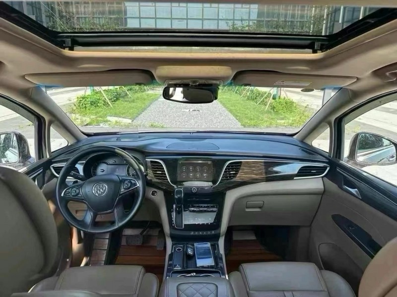 青岛18年别克GL84