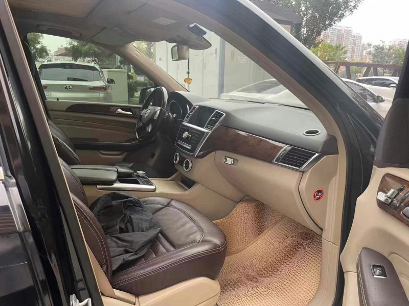 保定13年奔驰ML8