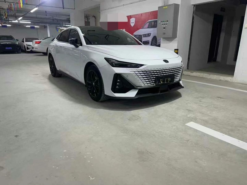 成都24年长安汽车UNI-V3