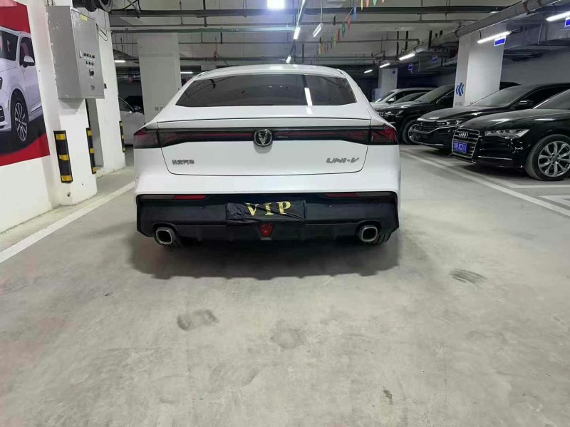 成都24年长安汽车UNI-V8