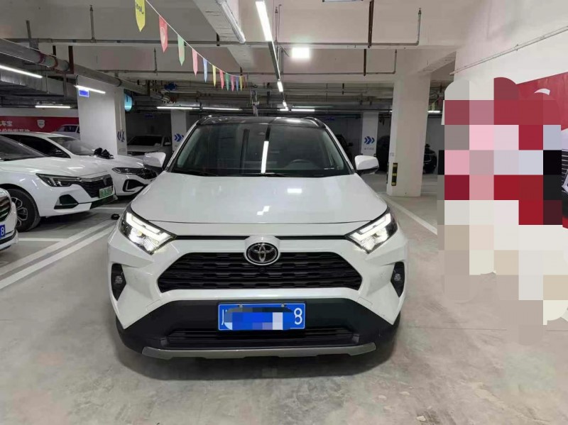 成都22年丰田RAV4荣放1