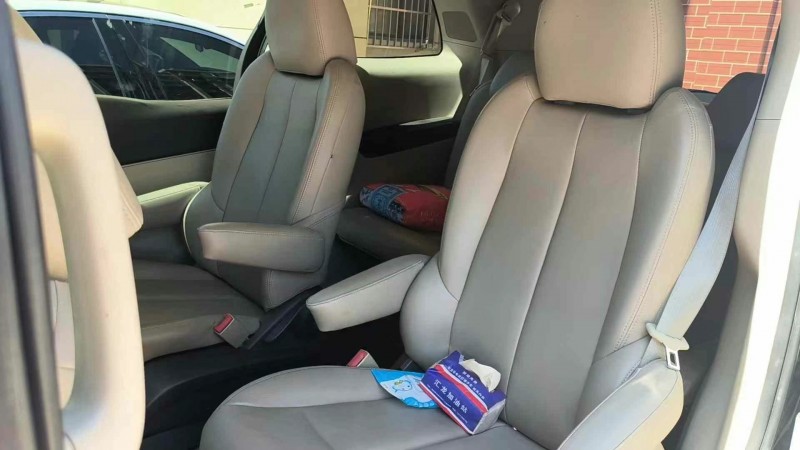 保定11年别克GL85