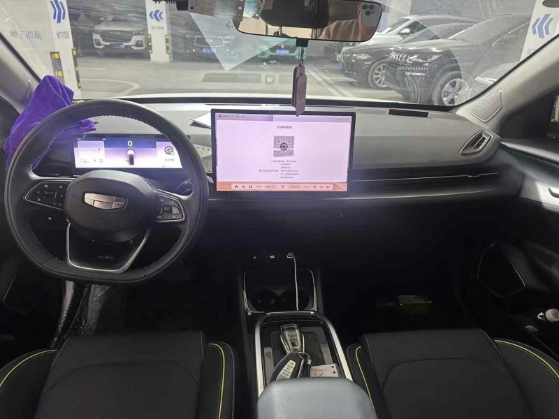 成都24年吉利几何4