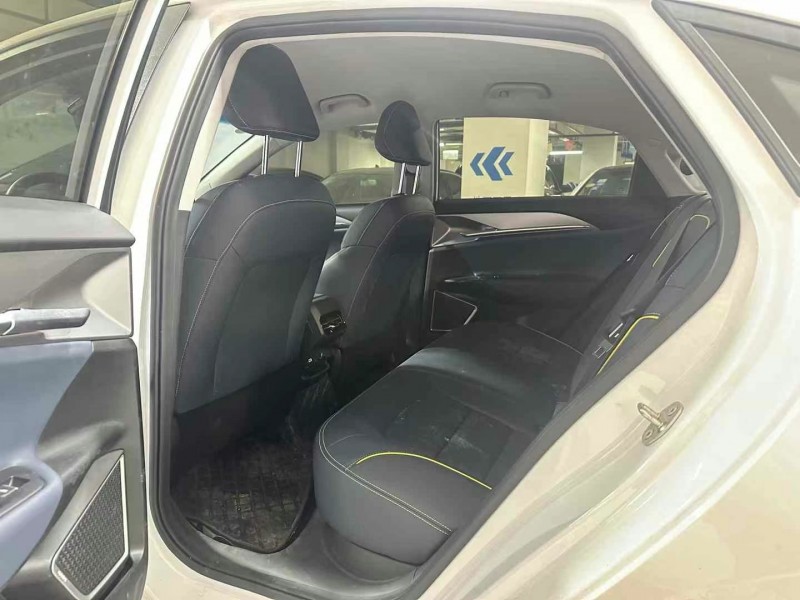 成都24年吉利几何6