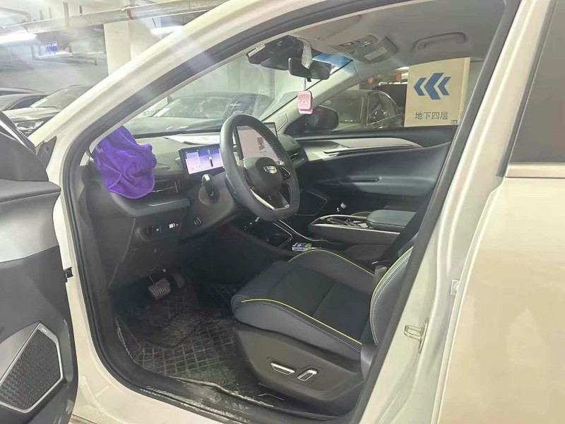 成都24年吉利几何7