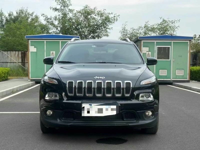 東莞17年Jeep自由光1
