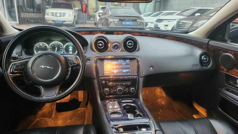 廊坊13年捷豹XJL7