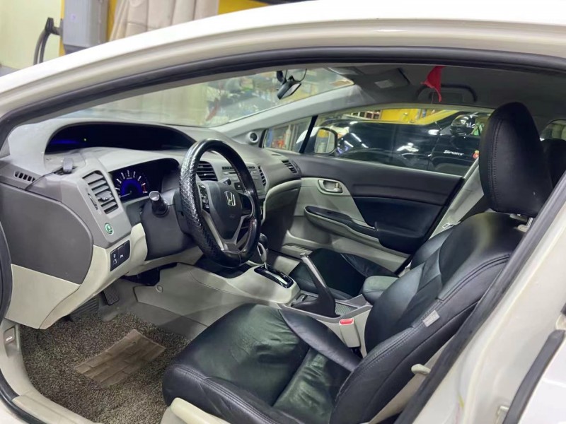 广州13年本田思域3