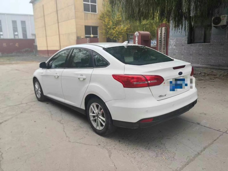 保定17年福特福克斯5