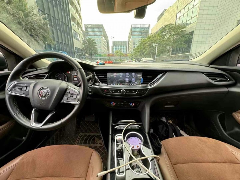 佛山21年别克君威5