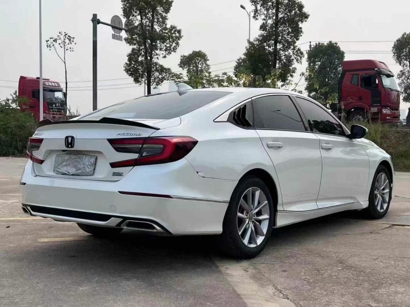 益阳23年本田雅阁7