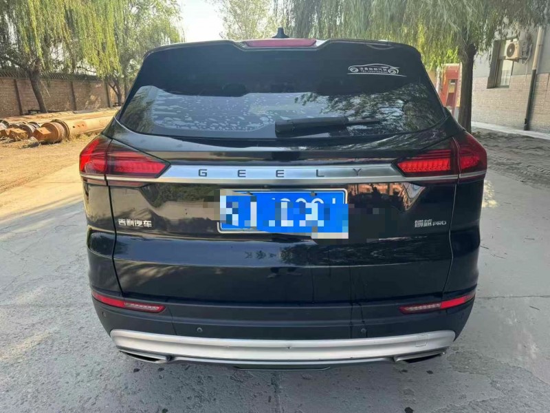 保定19年吉利博越9