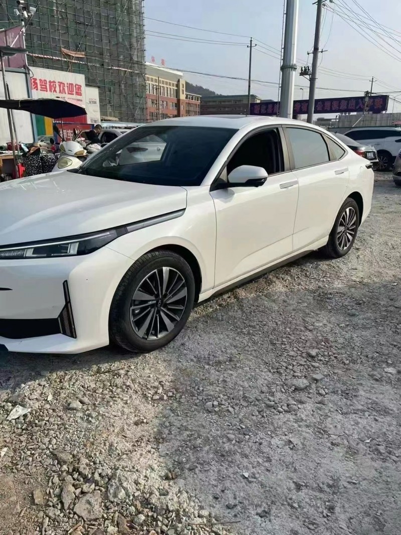 煙臺24年長安汽車啟源2