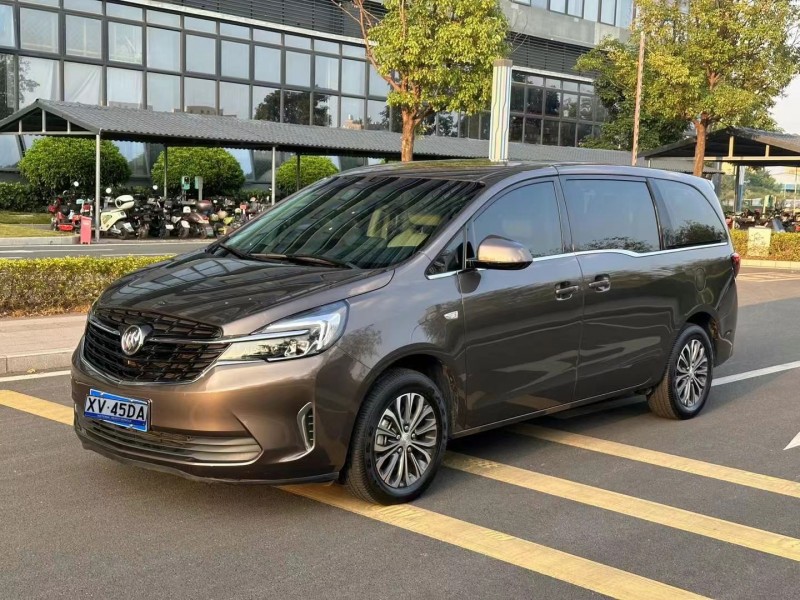 东莞22年别克GL82