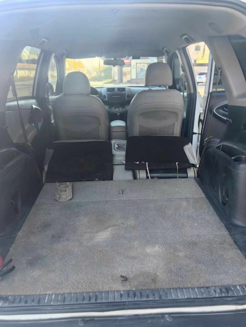 保定10年丰田RAV47