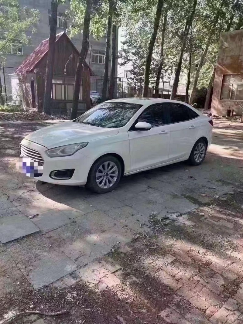 菏泽17年福特福克斯2