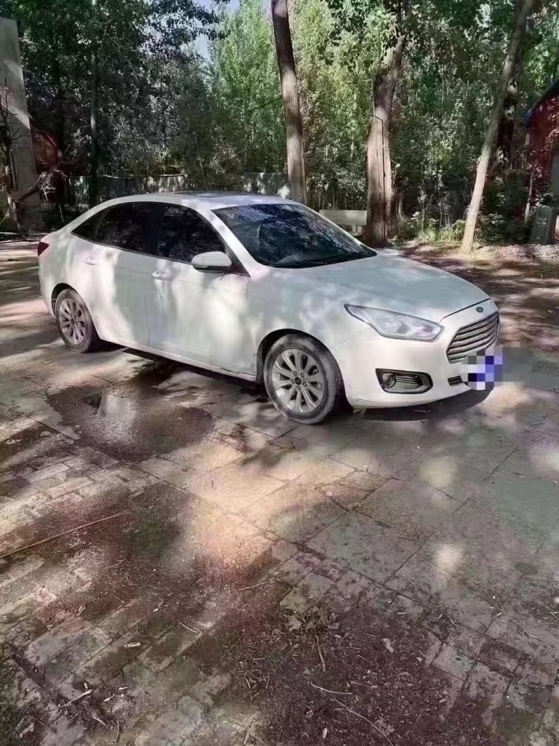 菏泽17年福特福克斯3