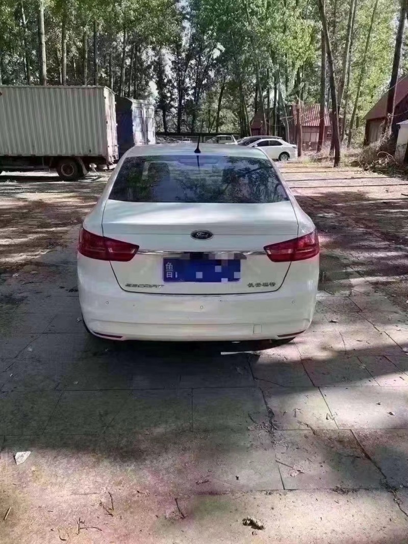 菏泽17年福特福克斯6