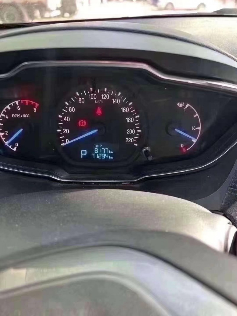 菏泽17年福特福克斯9