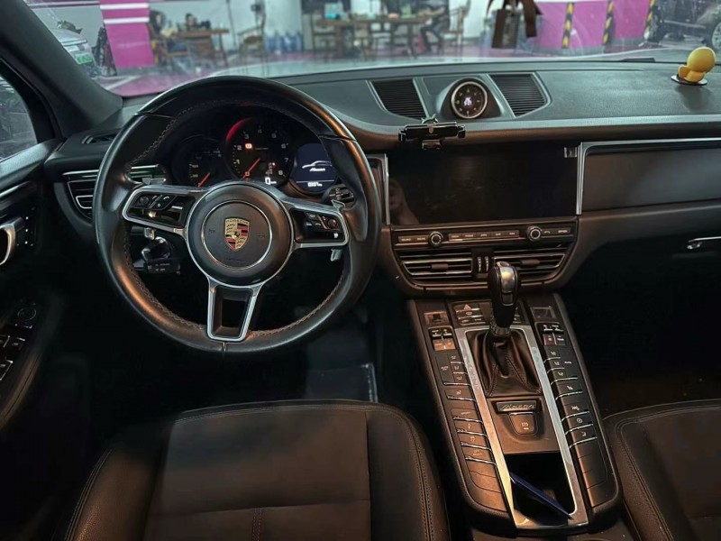 广州19年保时捷Macan7