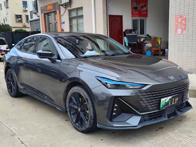 中山23年長安汽車UNI-V2