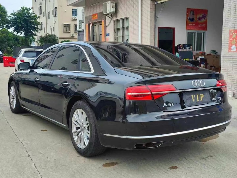 中山15年奧迪A8L7