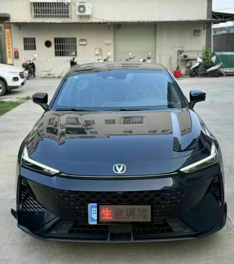 中山24年長安汽車UNI-V1