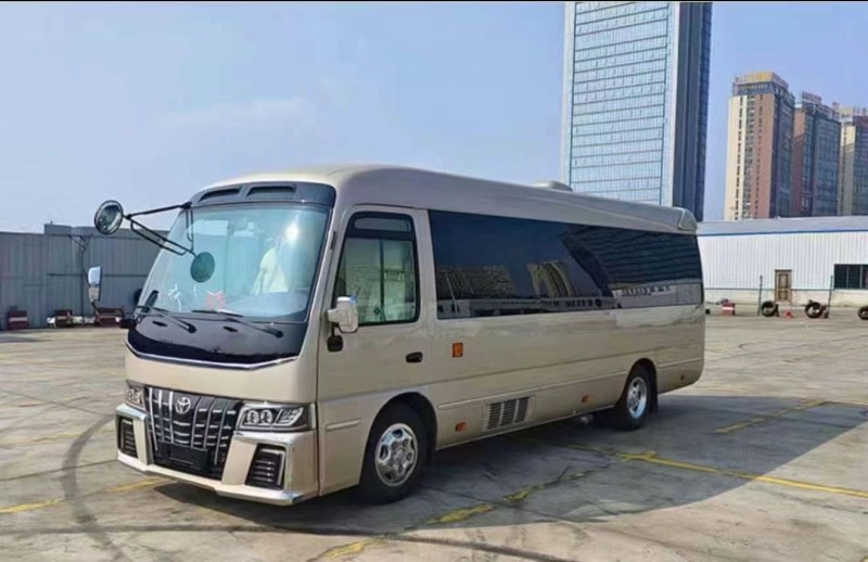 广州23年丰田考斯特2