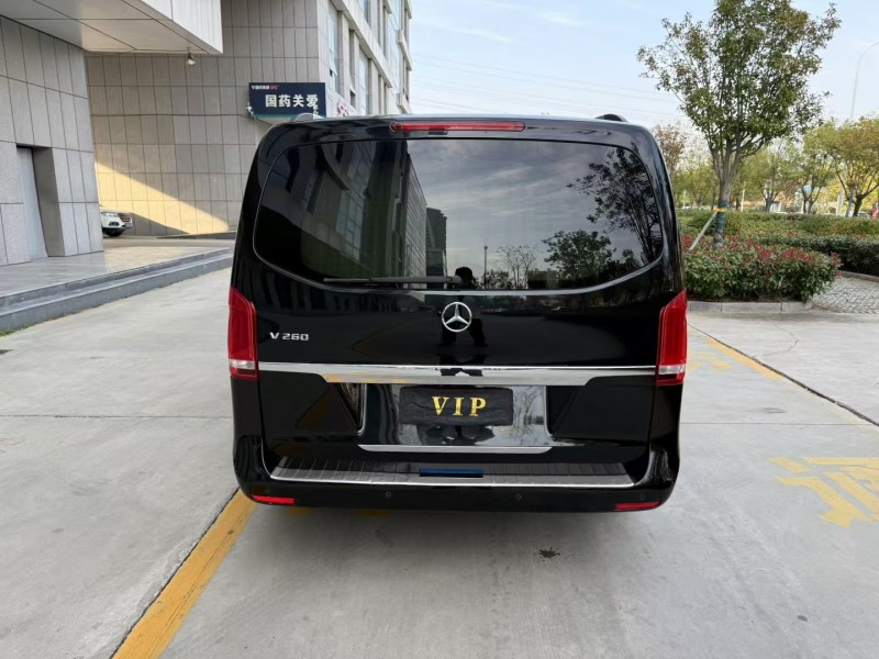 济宁16年奔驰V9