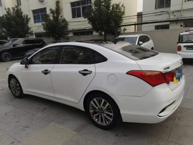 保定18年现代名图5