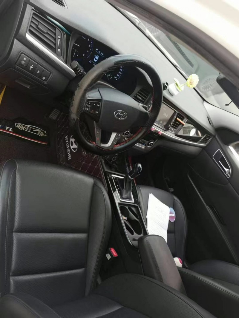 保定18年现代名图6