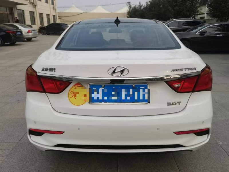 保定18年现代名图9