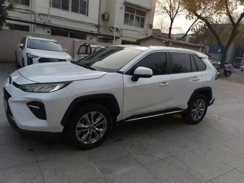 保定21年丰田威兰达2